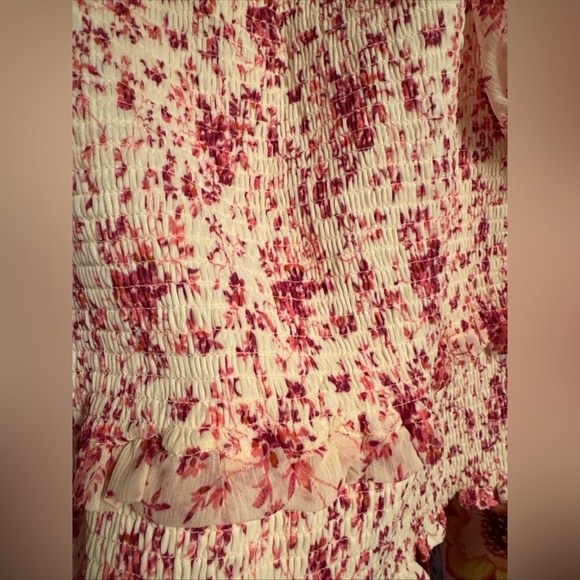 CeCe Women’s Pink/Cream Flower Blouse NWT - Picture 5 of 6